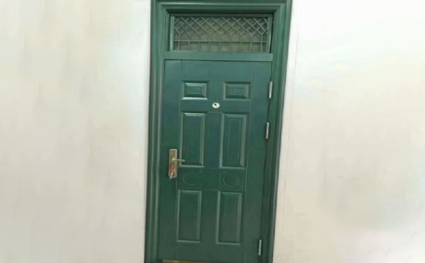 惠农学校教室门