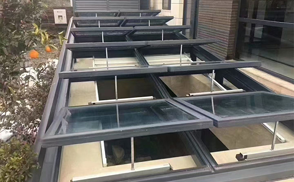 某轨道交通车辆维修车间惠农排烟窗应用