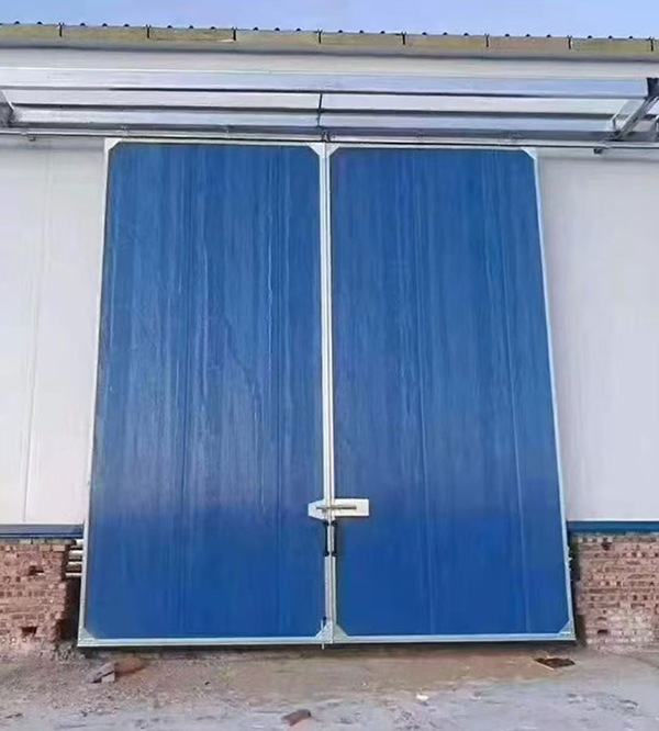 惠农工业门在大型仓储物流通道中的应用实例 惠农工业门在大型仓储物流通道中的应用实例